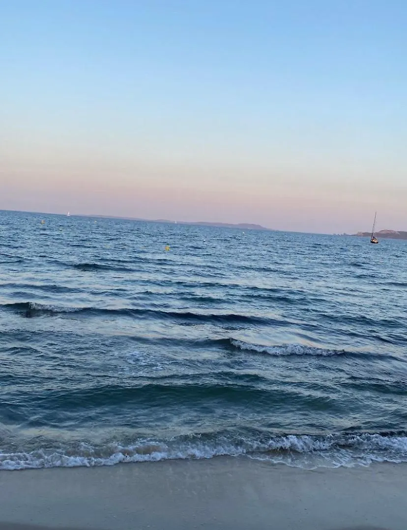 Haut De Villa Entre Mer Et Campagne Hyeres 0*,  France