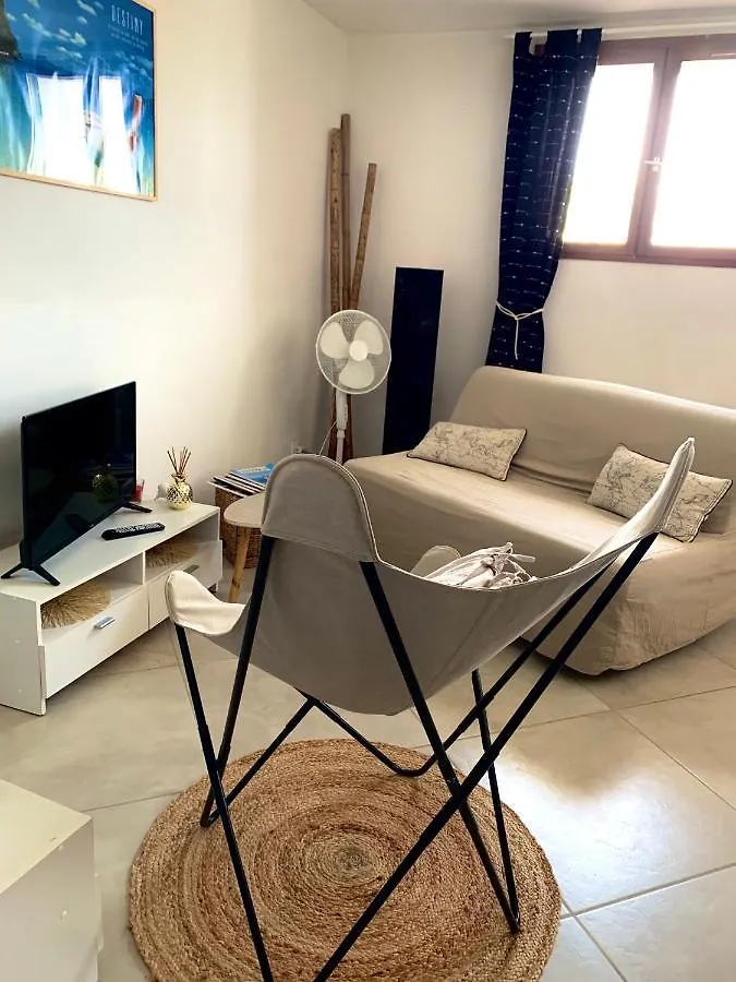 Haut De Villa Entre Mer Et Campagne Hyeres 0*,  France